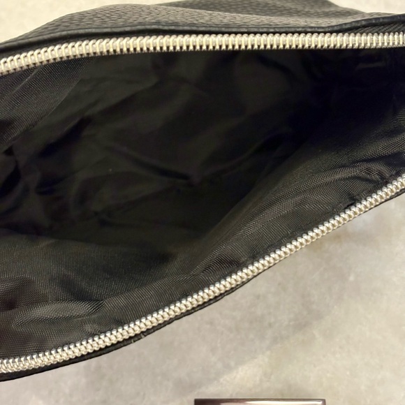 Laura Mercier Black Textured Makeup Bag - Picture 2 of 5